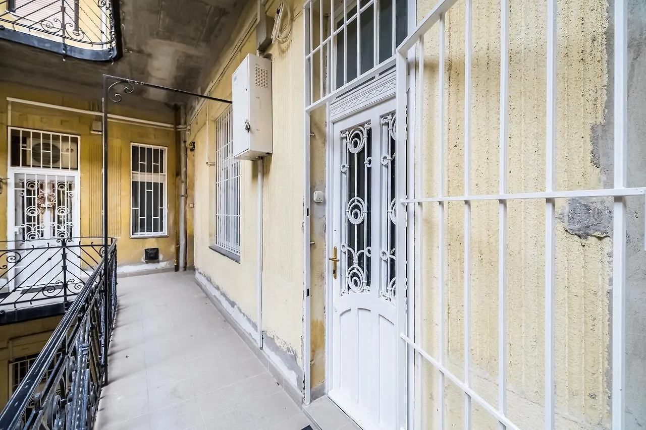 Bpr Whistle Arts Industrial Apartment Budapesta
