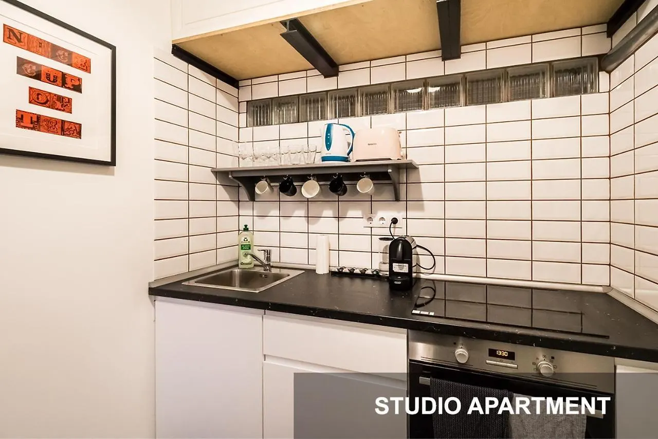 Bpr Whistle Arts Industrial Apartment Budapest